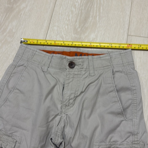 3/$10 Urban Pipeland Light Gray Cargo Shorts - Picture 5 of 6